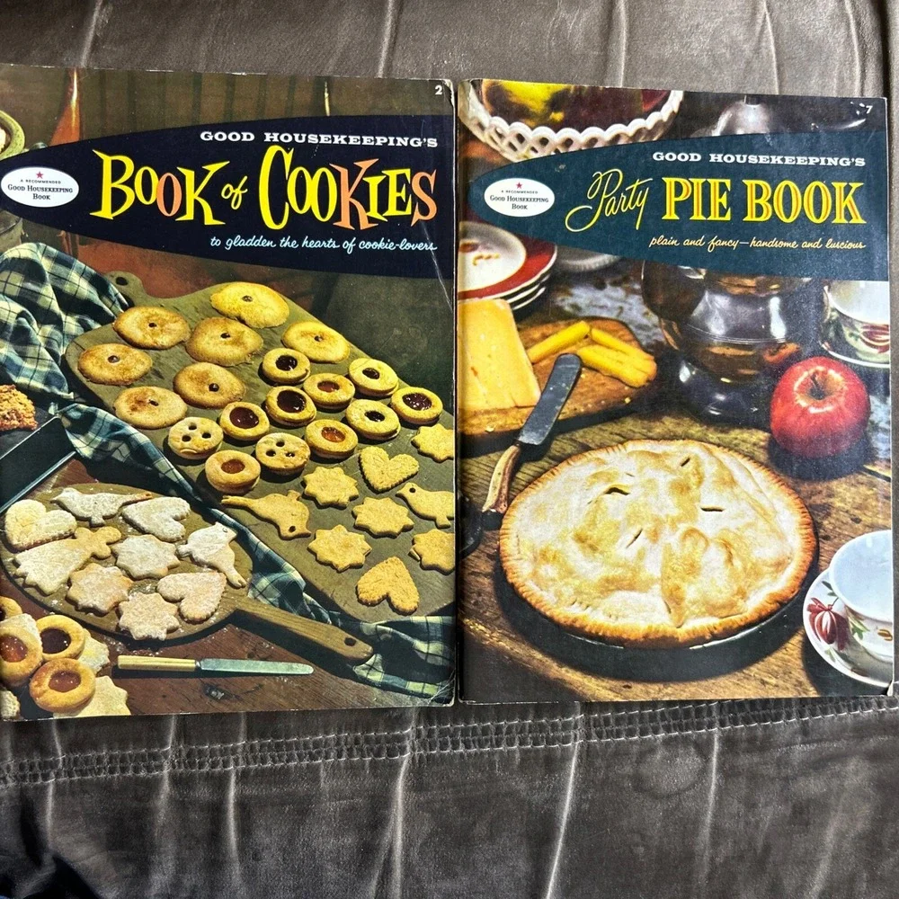 Set Of 2 Good Housekeeping Cookies And Pie Book